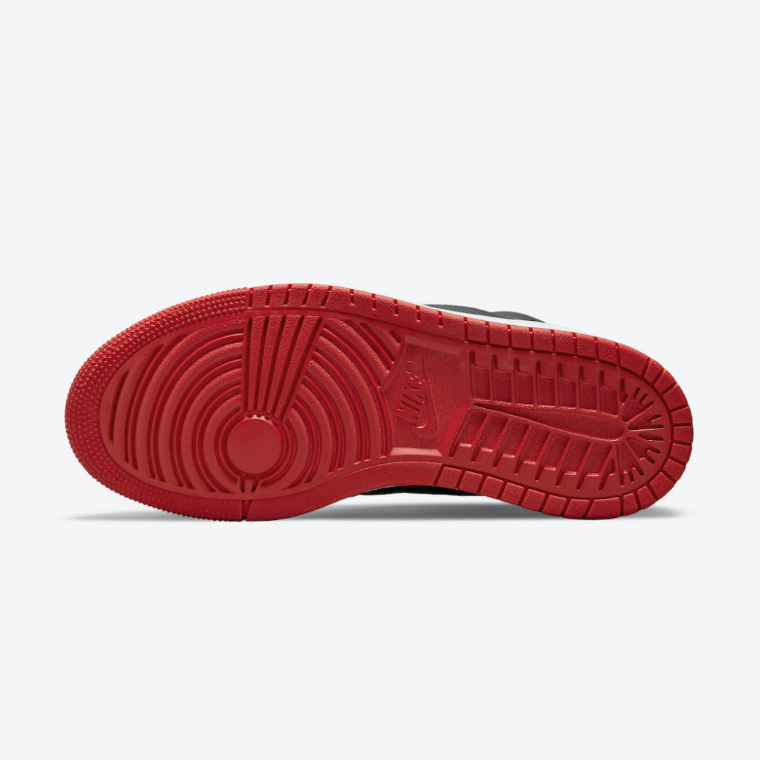 Air-Jordan-1-High-Zoom-Comfort-Black-University-Red-W6.png