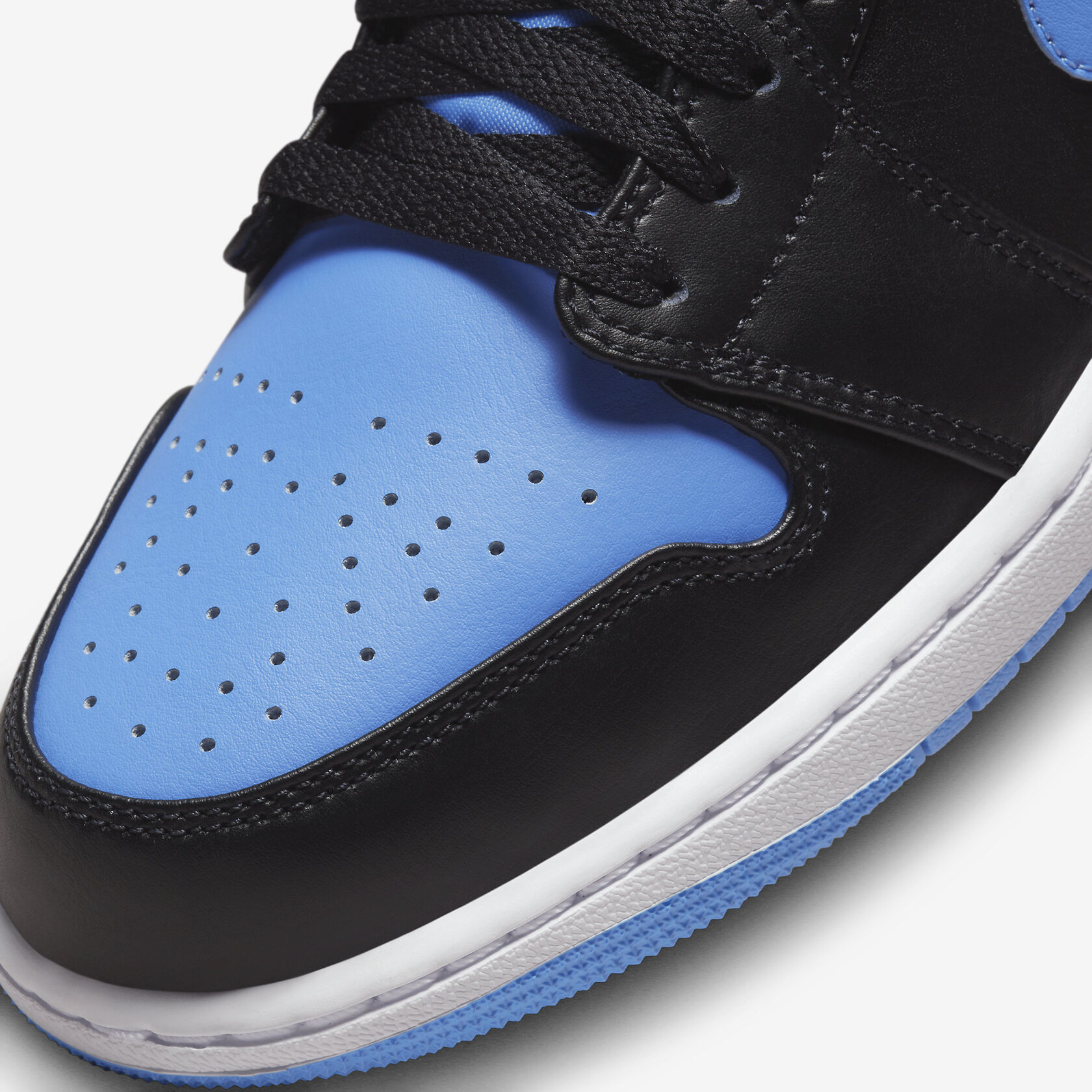 Air-Jordan-1-Low-Black-University-Blue7.jpg