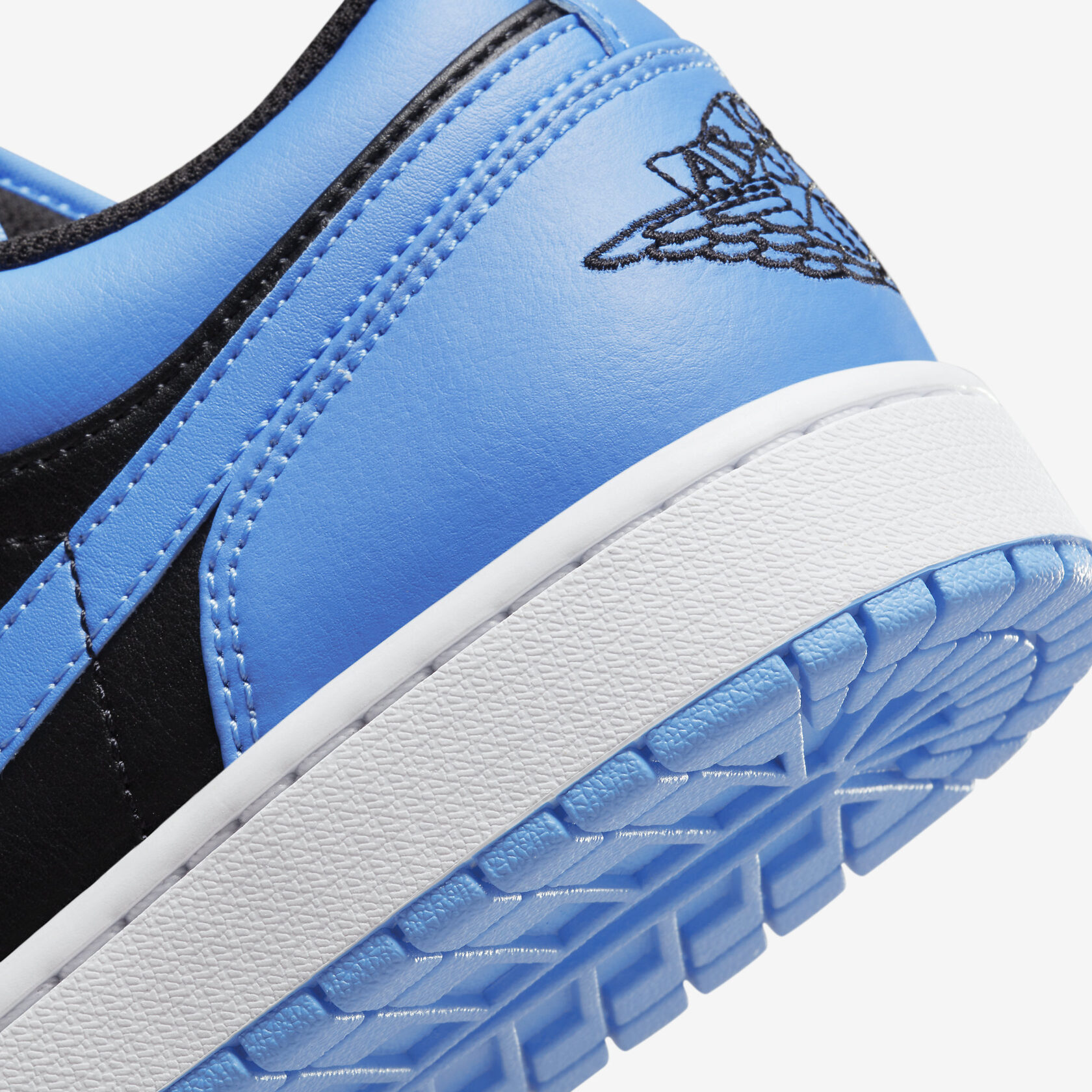 Air-Jordan-1-Low-Black-University-Blue8.jpg