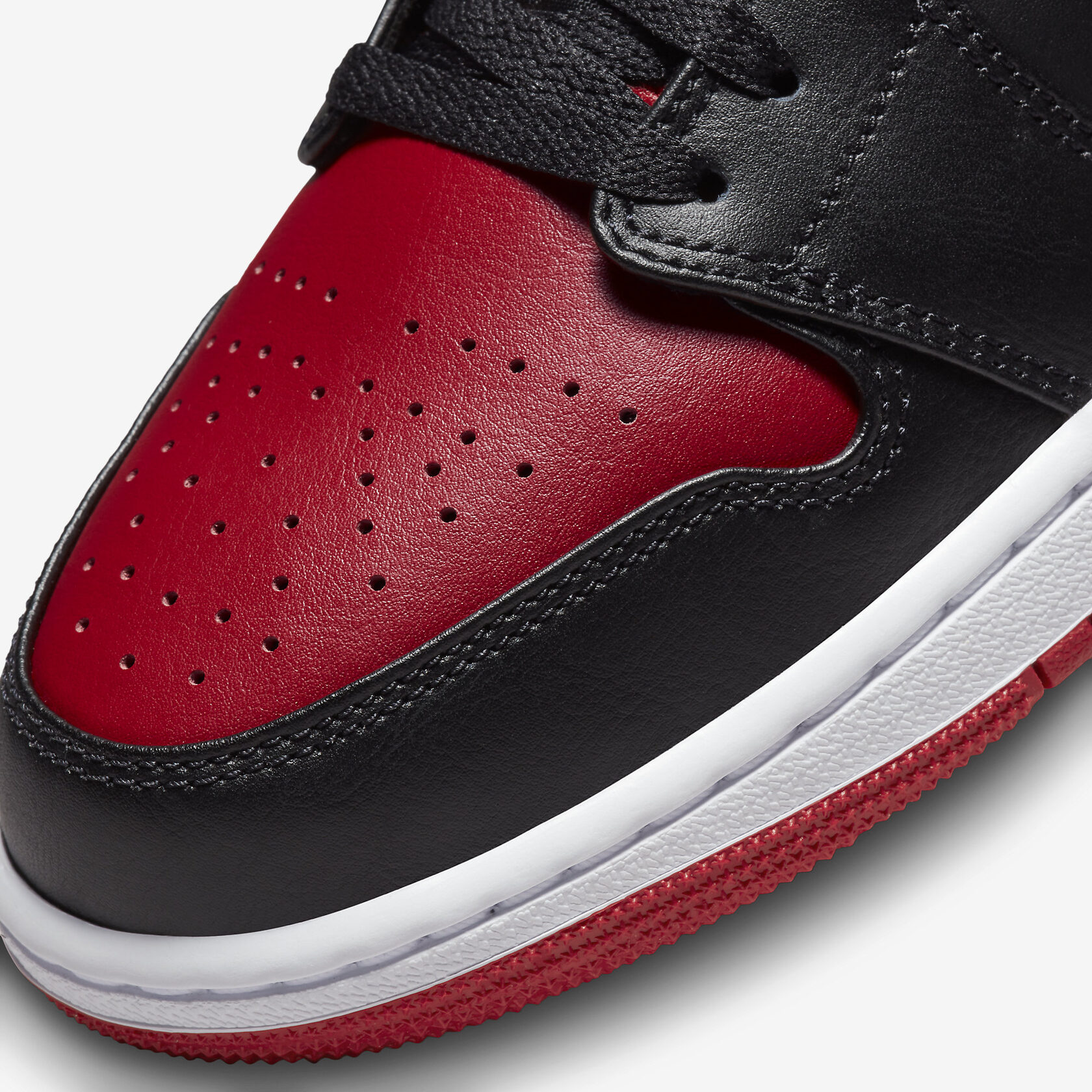 Air-Jordan-1-Low-Bred-Toe7.jpg