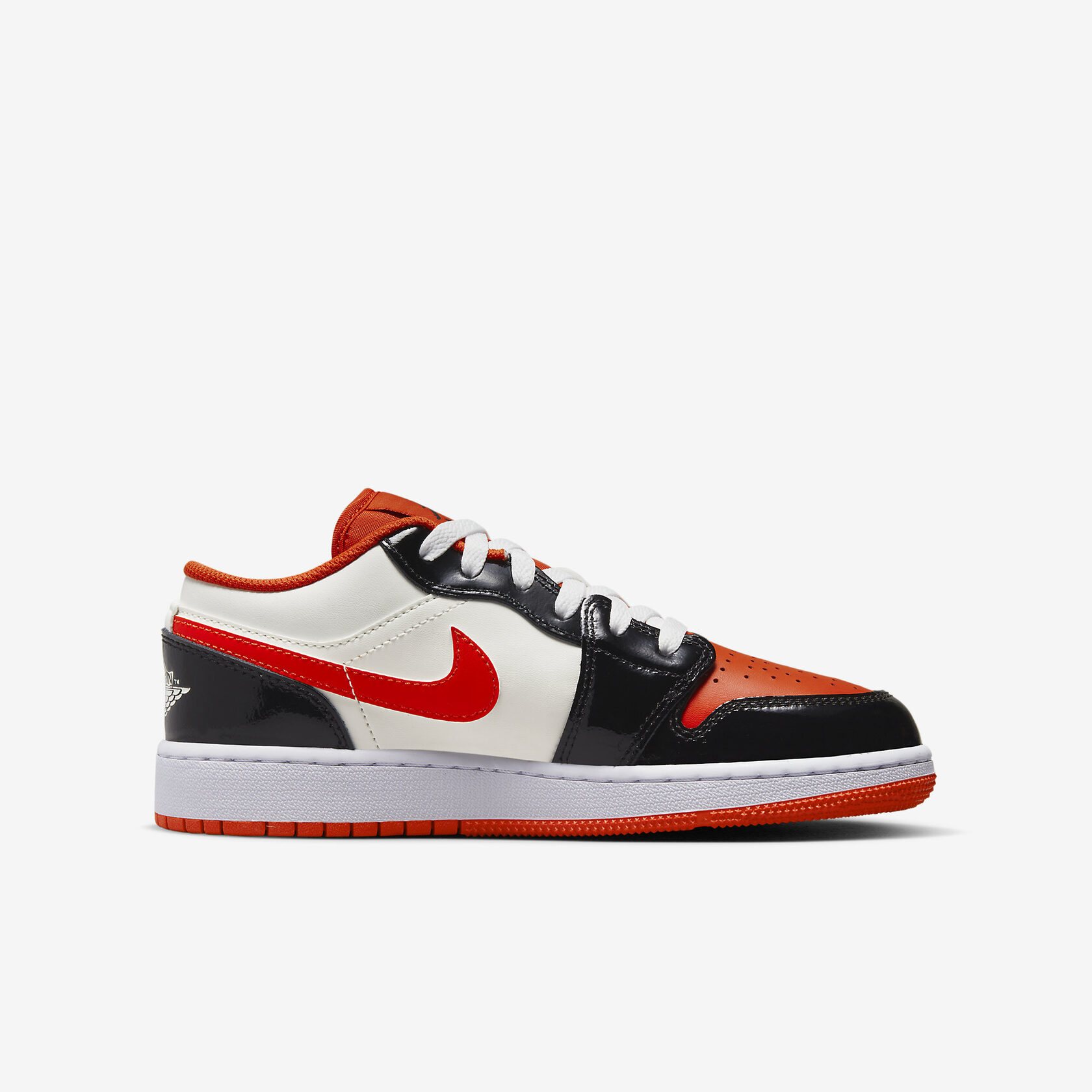 Air-Jordan-1-Low-Halloween3.jpg