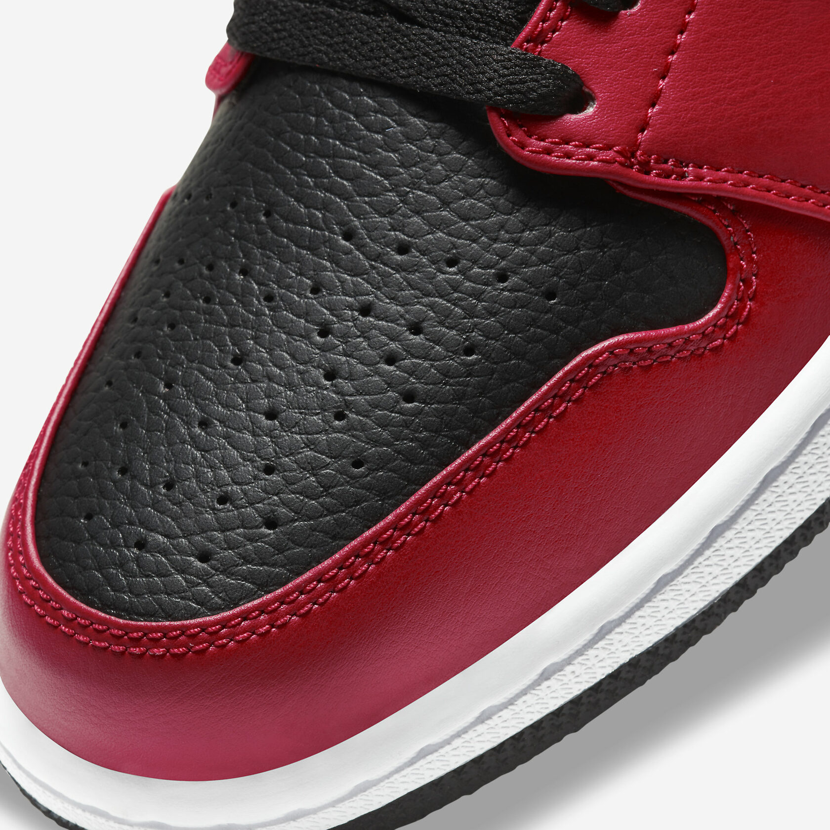Air-Jordan-1-Low-Reverse-Bred8.jpeg