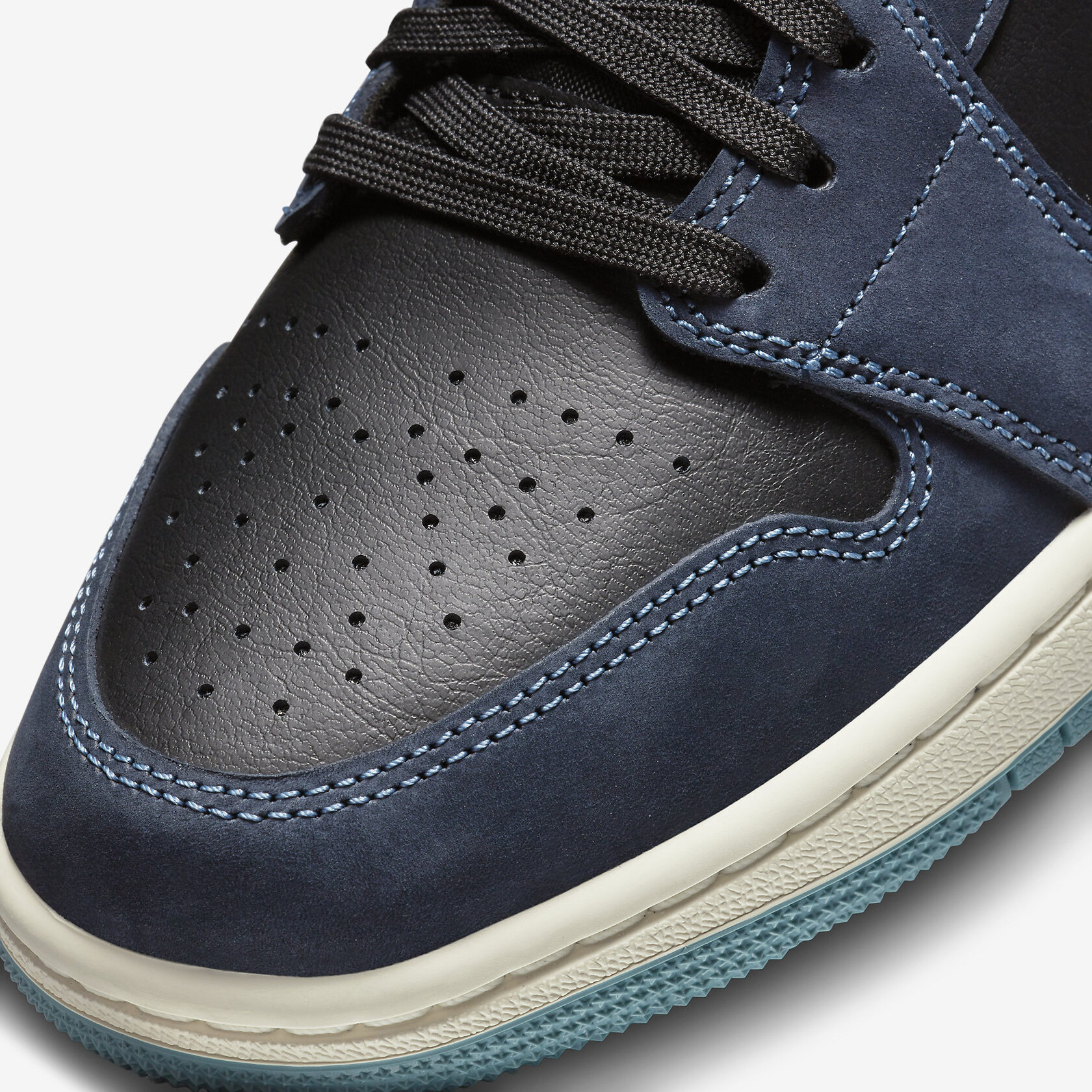Air-Jordan-1-Low-Snakeskin-Midnight-Navy7.jpg