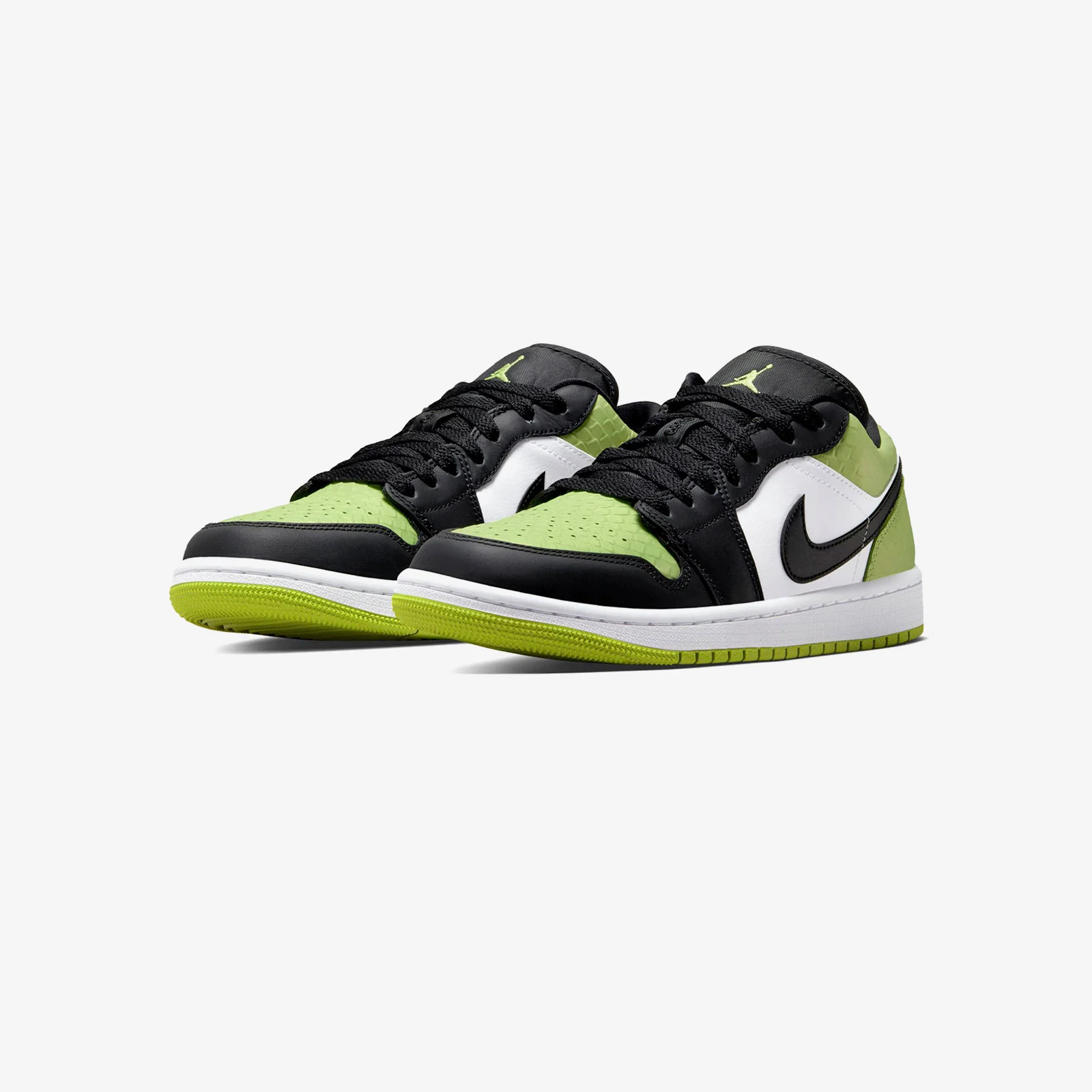 Air-Jordan-1-Low-Snakeskin-Vivid-Green-W4.png