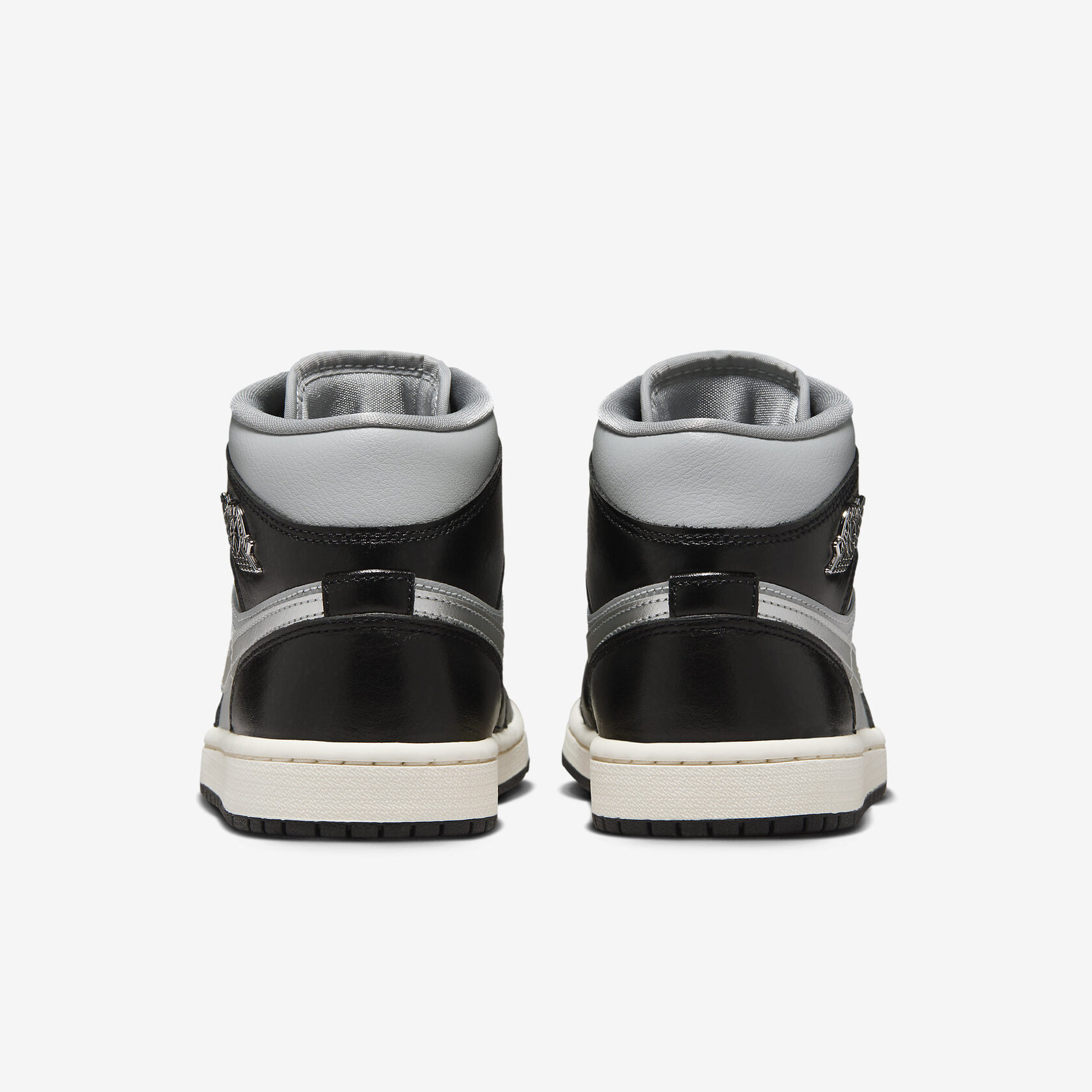 Air-Jordan-1-Mid-Black-Chrome-W6.jpg