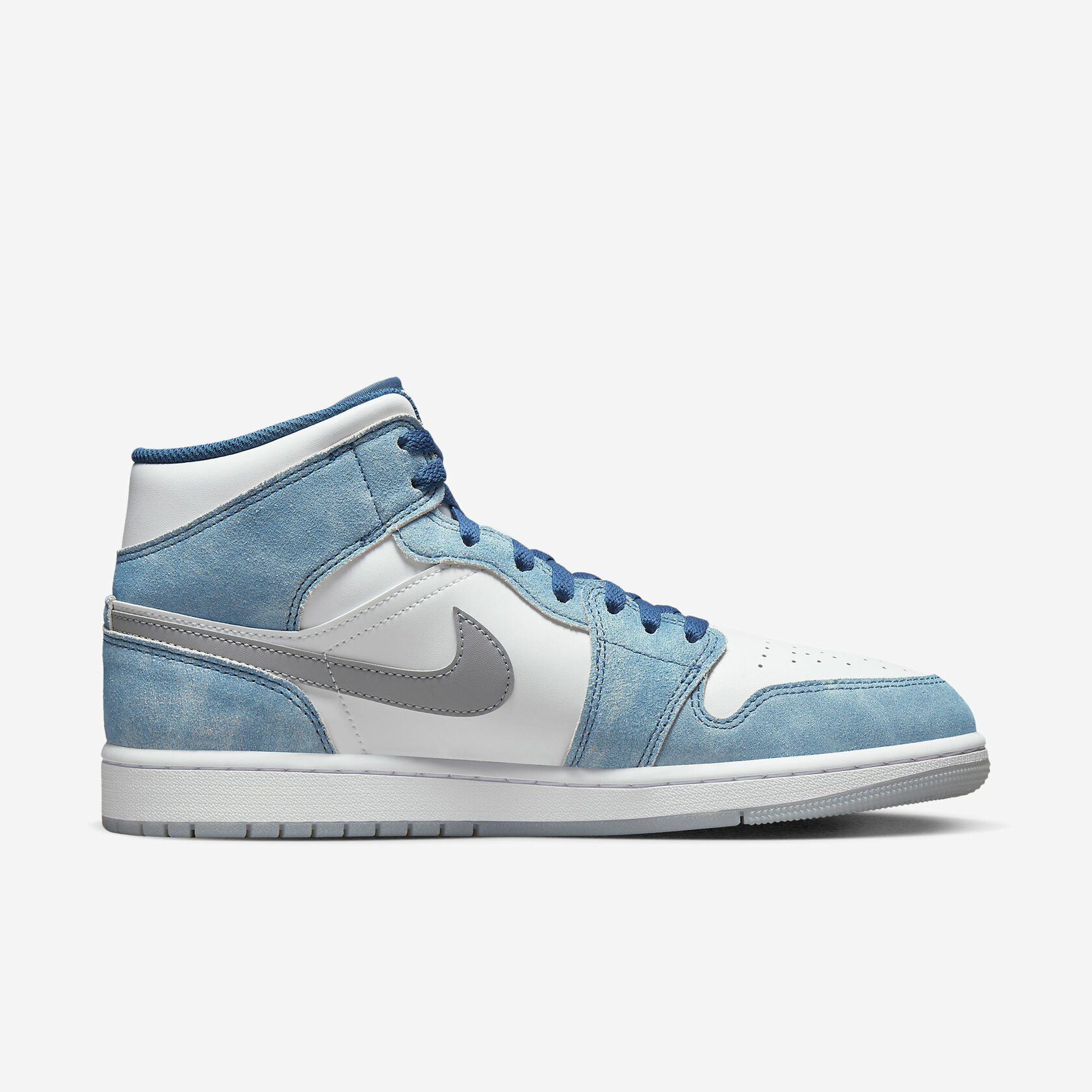 Air-Jordan-1-Mid-French-Blue3.jpeg