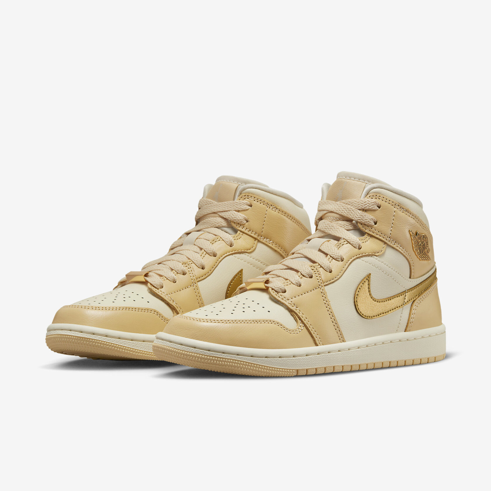 Air-Jordan-1-Mid-Pale-Vanilla-W5.jpg
