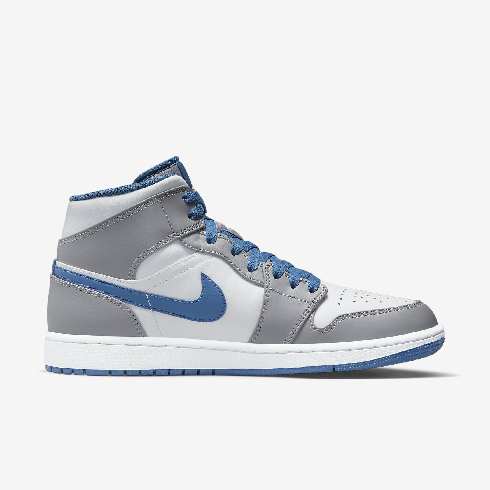 Air-Jordan-1-Mid-True-Blue3.jpg