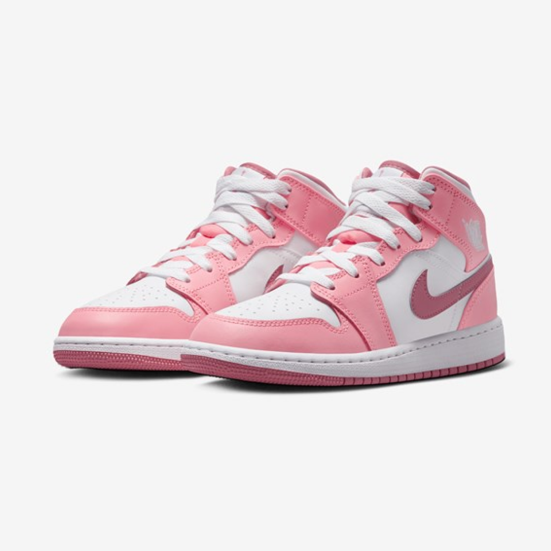 Air-Jordan-1-Mid-Valentine-Day-W4.png