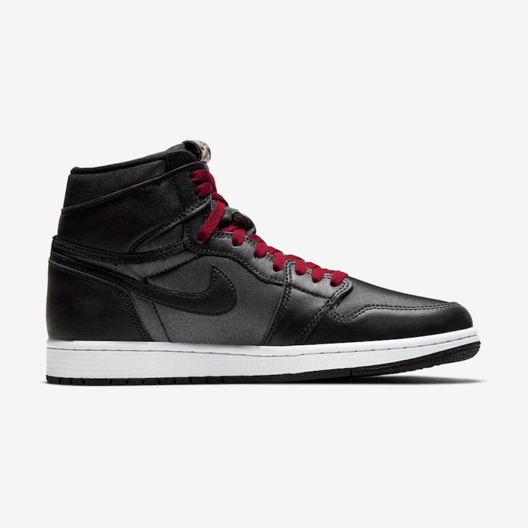 Air-Jordan-1-Retro-High-OG-Black-Gym-Red2.png