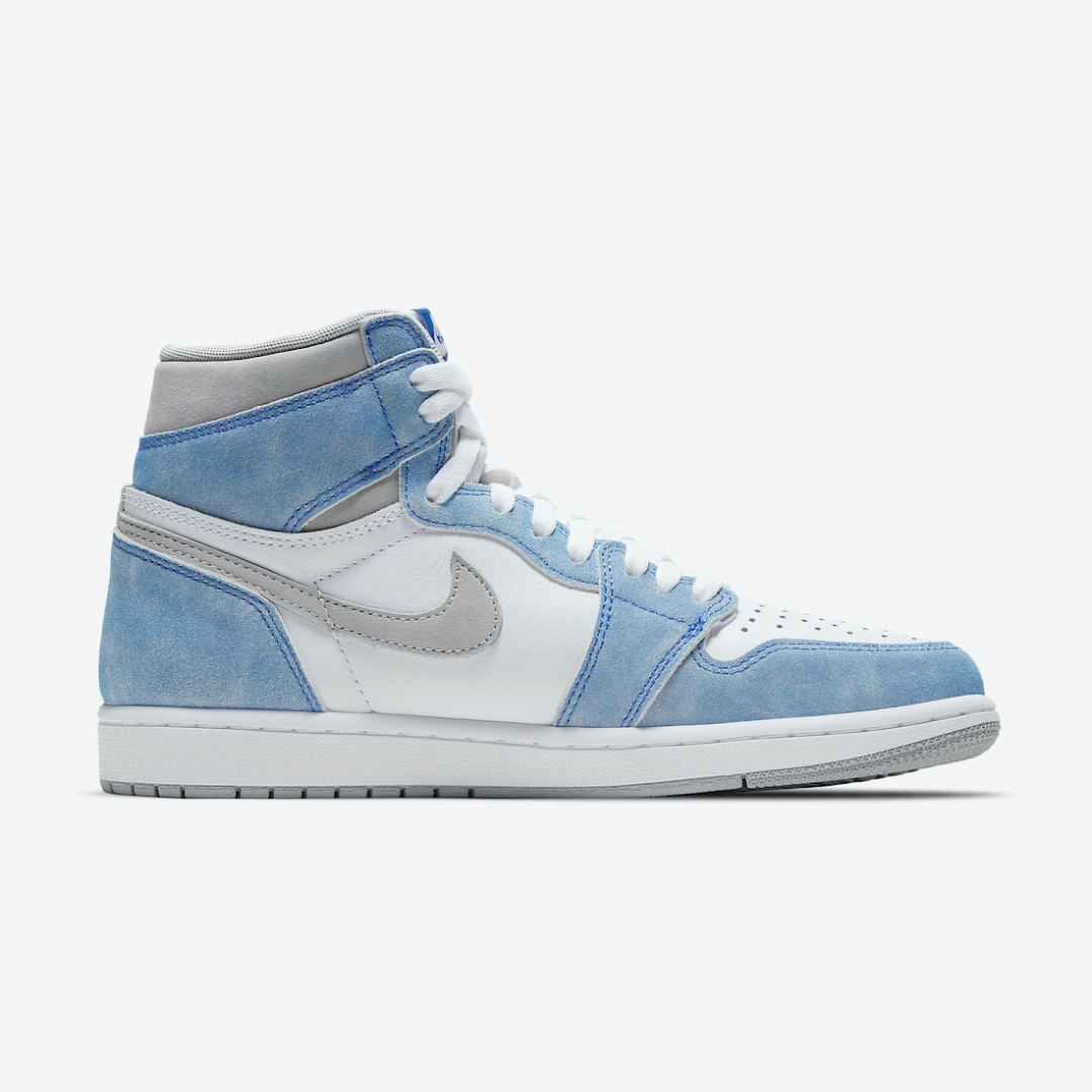 Air-Jordan-1-Retro-High-OG-Hyper-Royal2.png