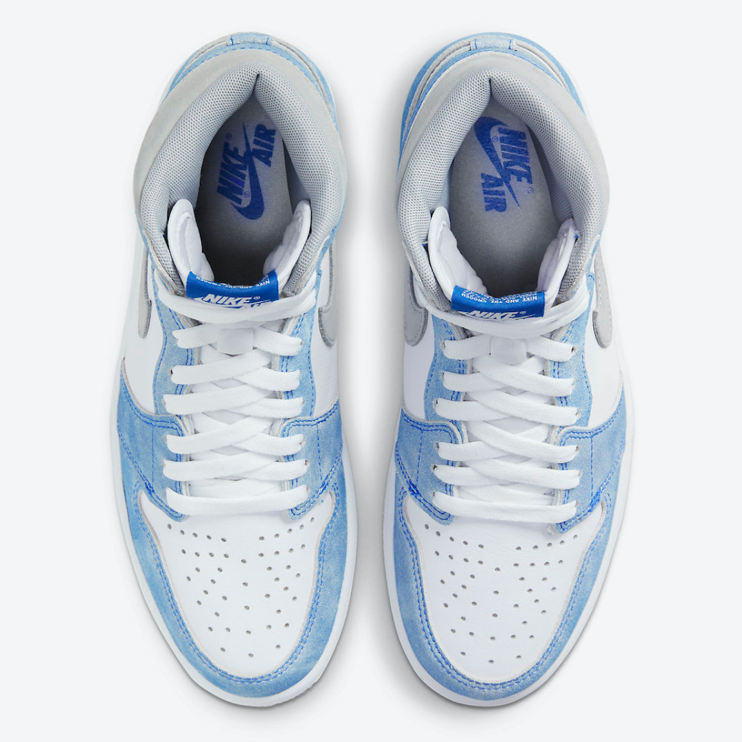 Air-Jordan-1-Retro-High-OG-Hyper-Royal4.png