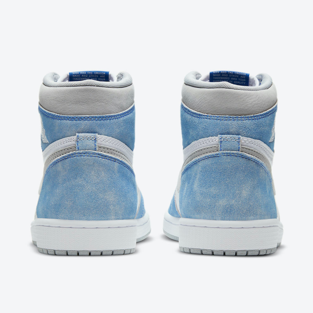 Air-Jordan-1-Retro-High-OG-Hyper-Royal5.png