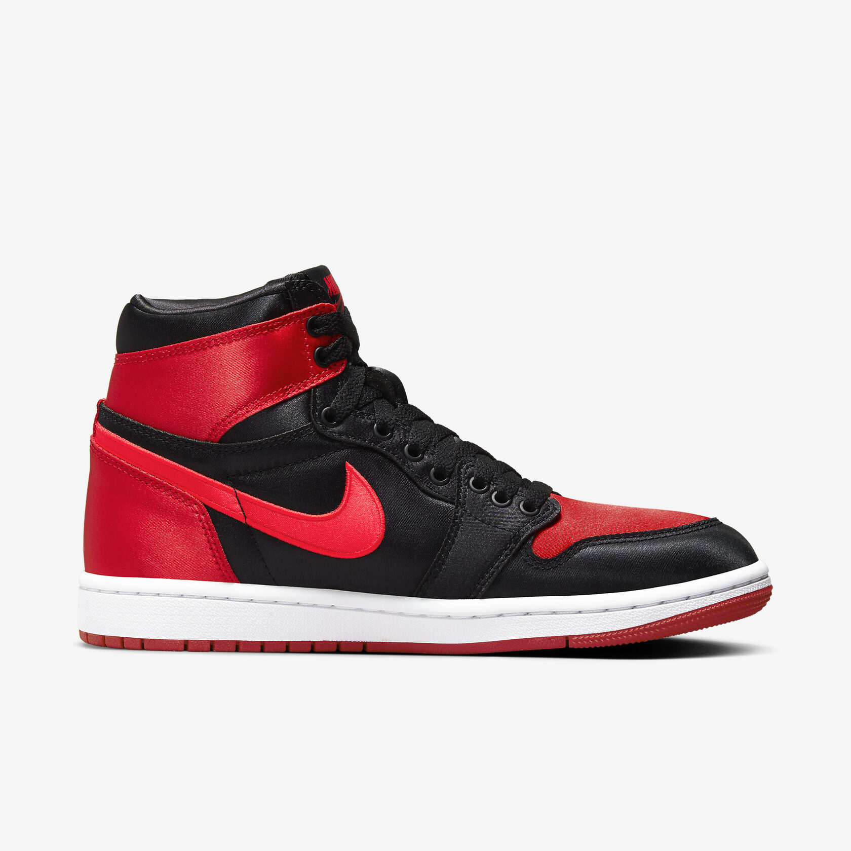 Air-Jordan-1-Retro-High-OG-Satin-Bred-W3.jpg