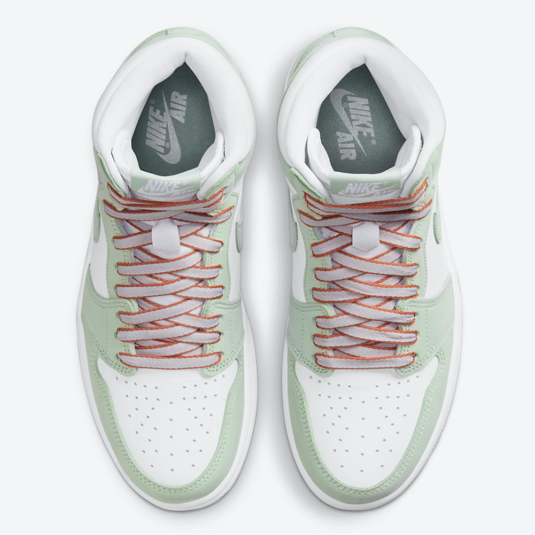 Air-Jordan-1-Retro-High-OG-Seafoam-W4.png
