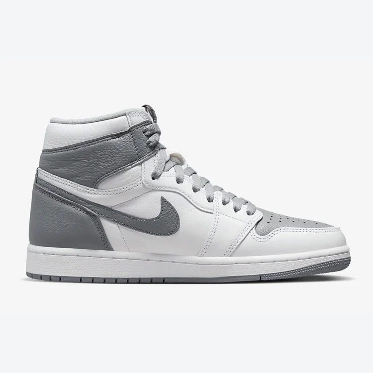 Air-Jordan-1-Retro-High-OG-Stealth3.png