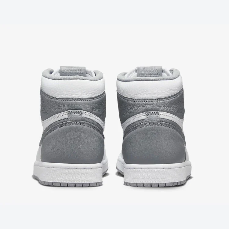 Air-Jordan-1-Retro-High-OG-Stealth5.png