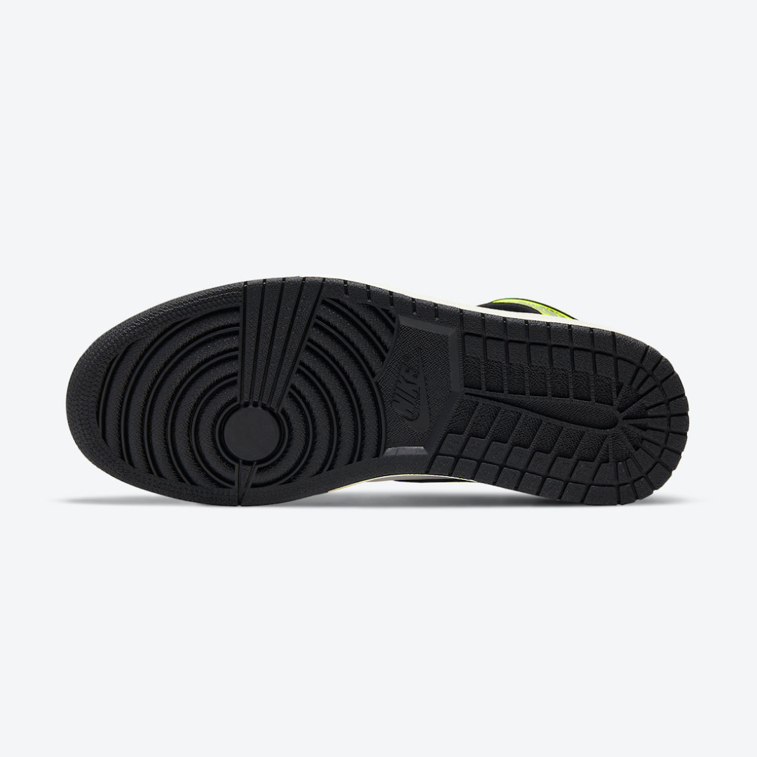 Air-Jordan-1-Retro-High-OG-Volt-Gold6.png