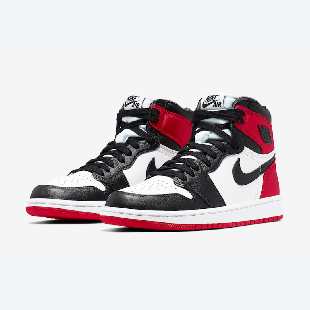Air-Jordan-1-Retro-High-Satin-Black-Toe-W3.png