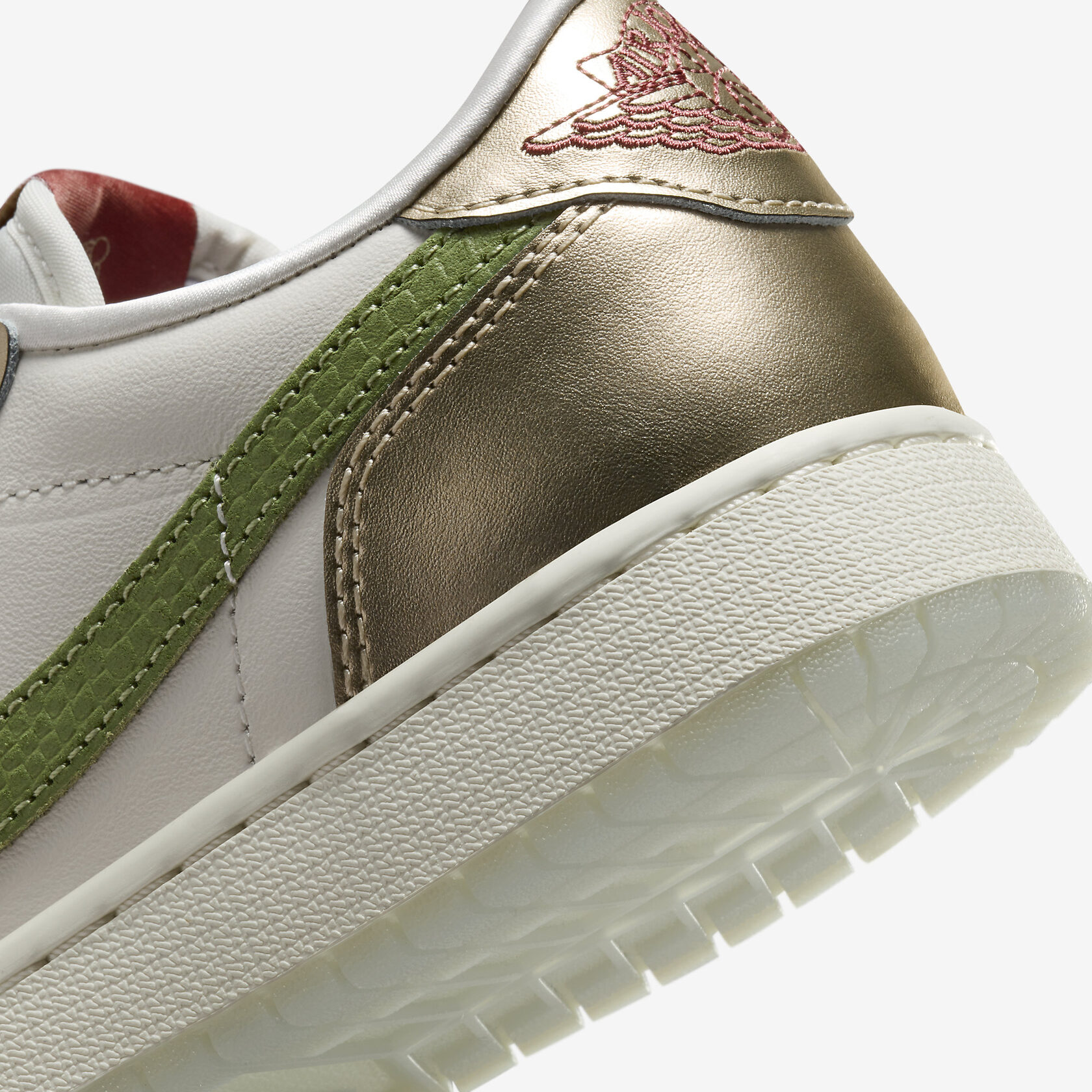 Air-Jordan-1-Retro-Low-OG-Year-of-the-Dragon-GS8.jpg