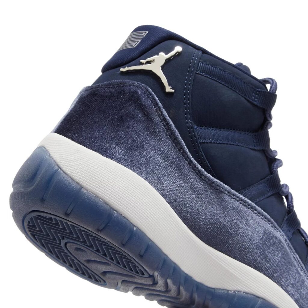 Air-Jordan-11-Retro-Midnight-Navy6.jpg