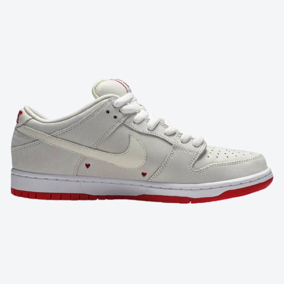 Girls Don't Cry x Nike Dunk Low Pro SB QS 'Friends & Family'1