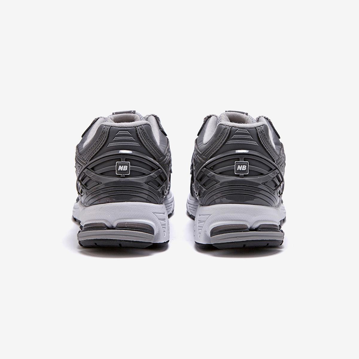 New Balance 1906R 'Grey Navy'4