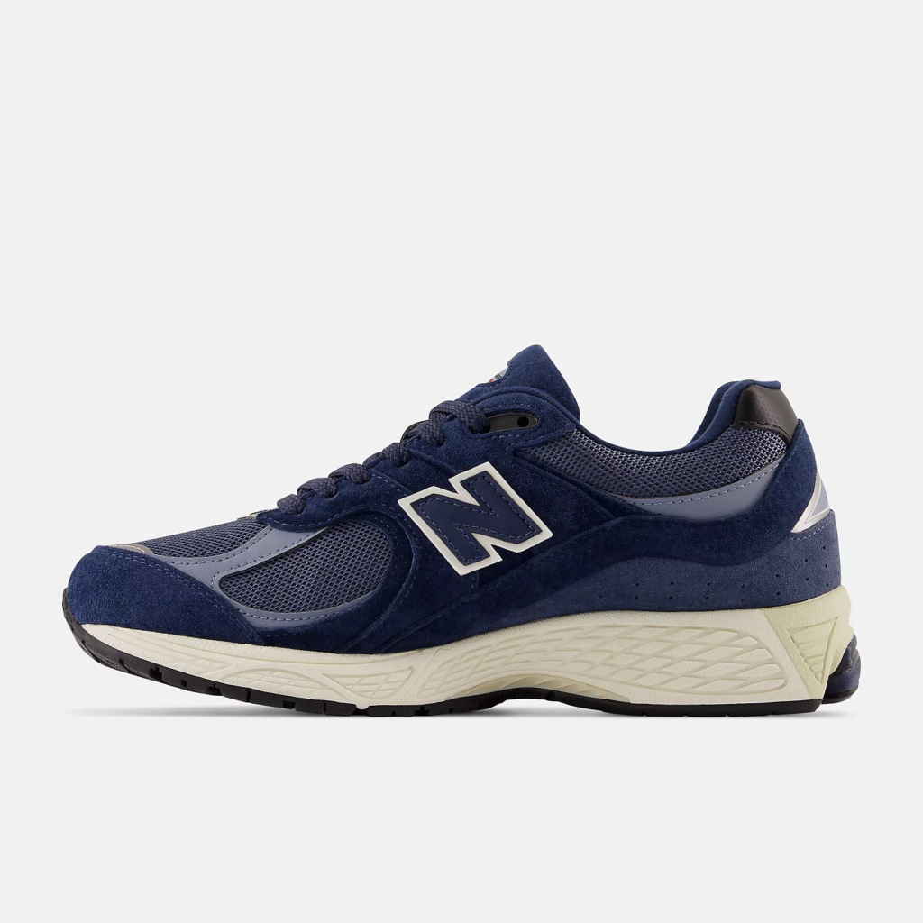 New Balance 2002R GORE-TEX ‘Vintage Indigo’2