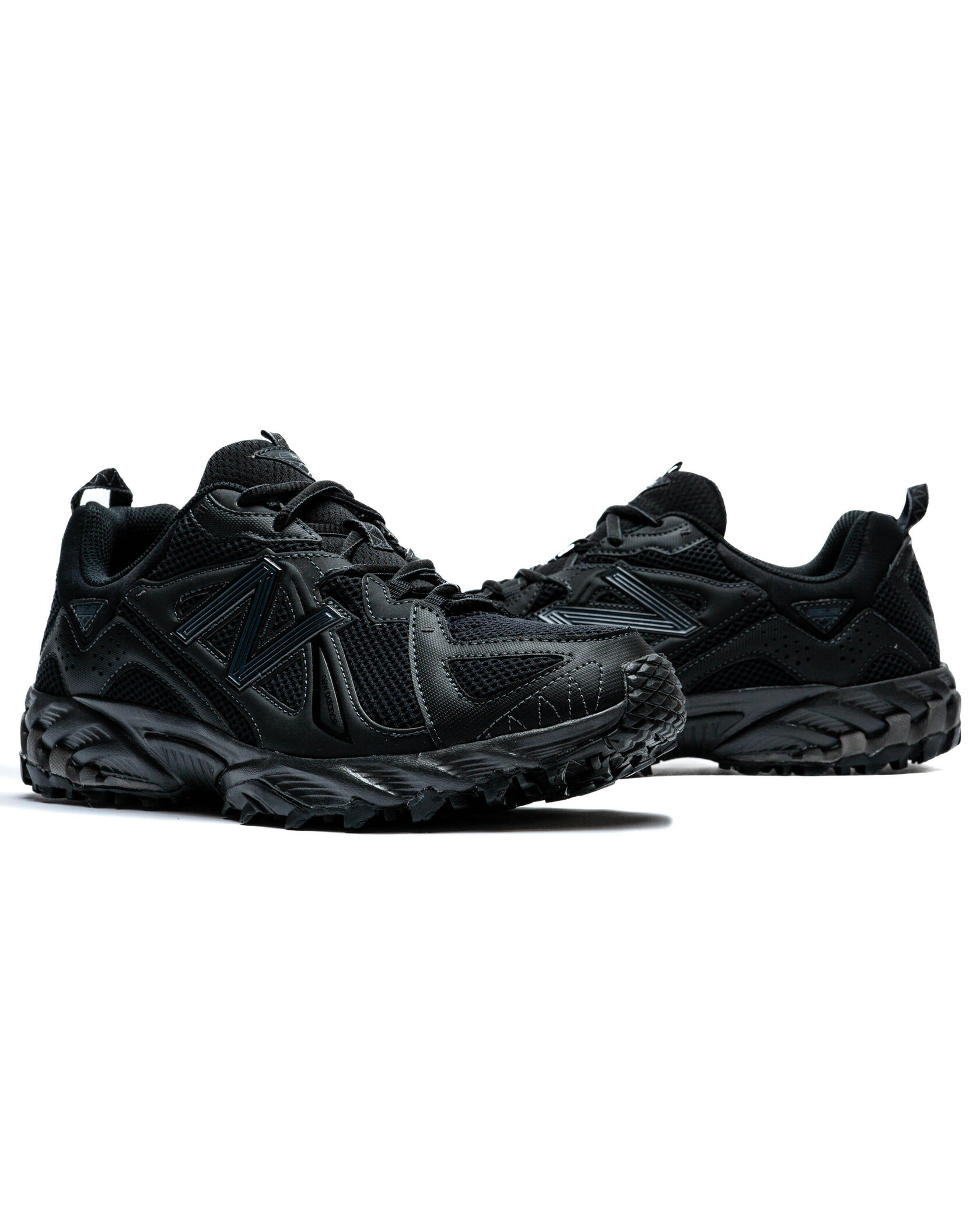 New Balance 610 'Triple Black'3