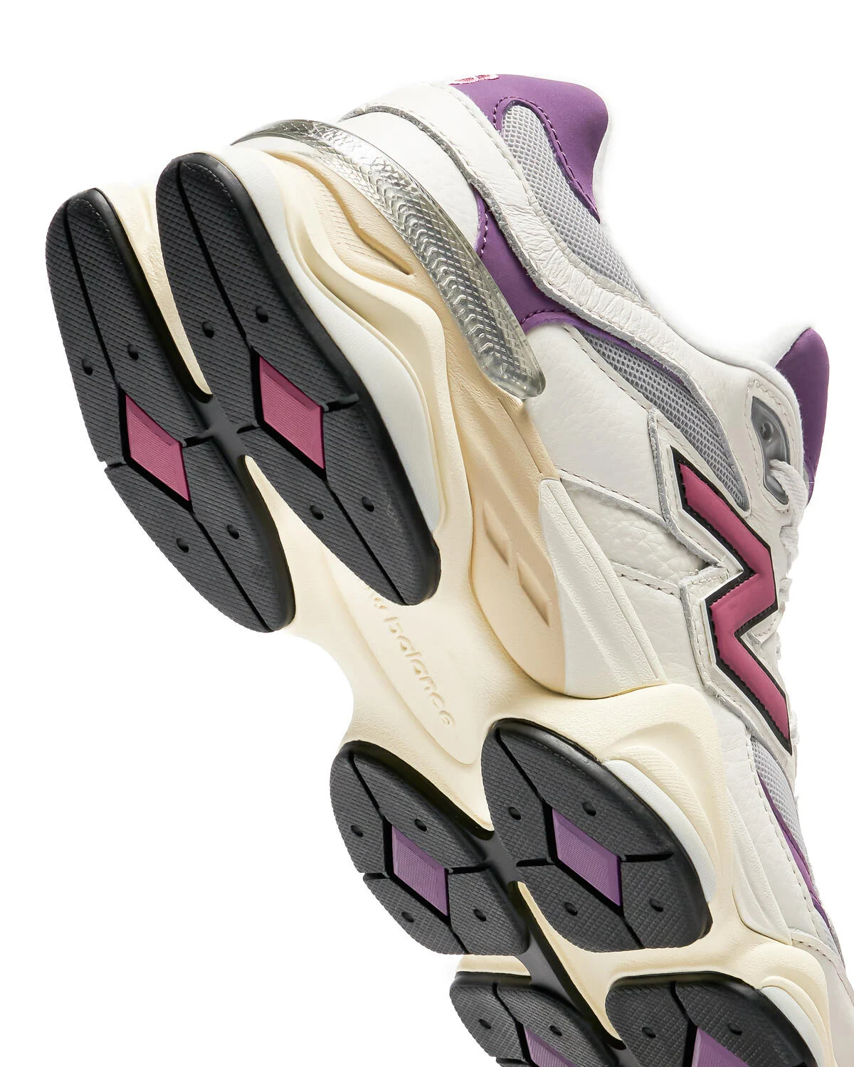 New Balance 9060 'Magenta'5