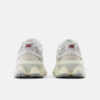 New Balance 9060 'Timberwolf Grey'5