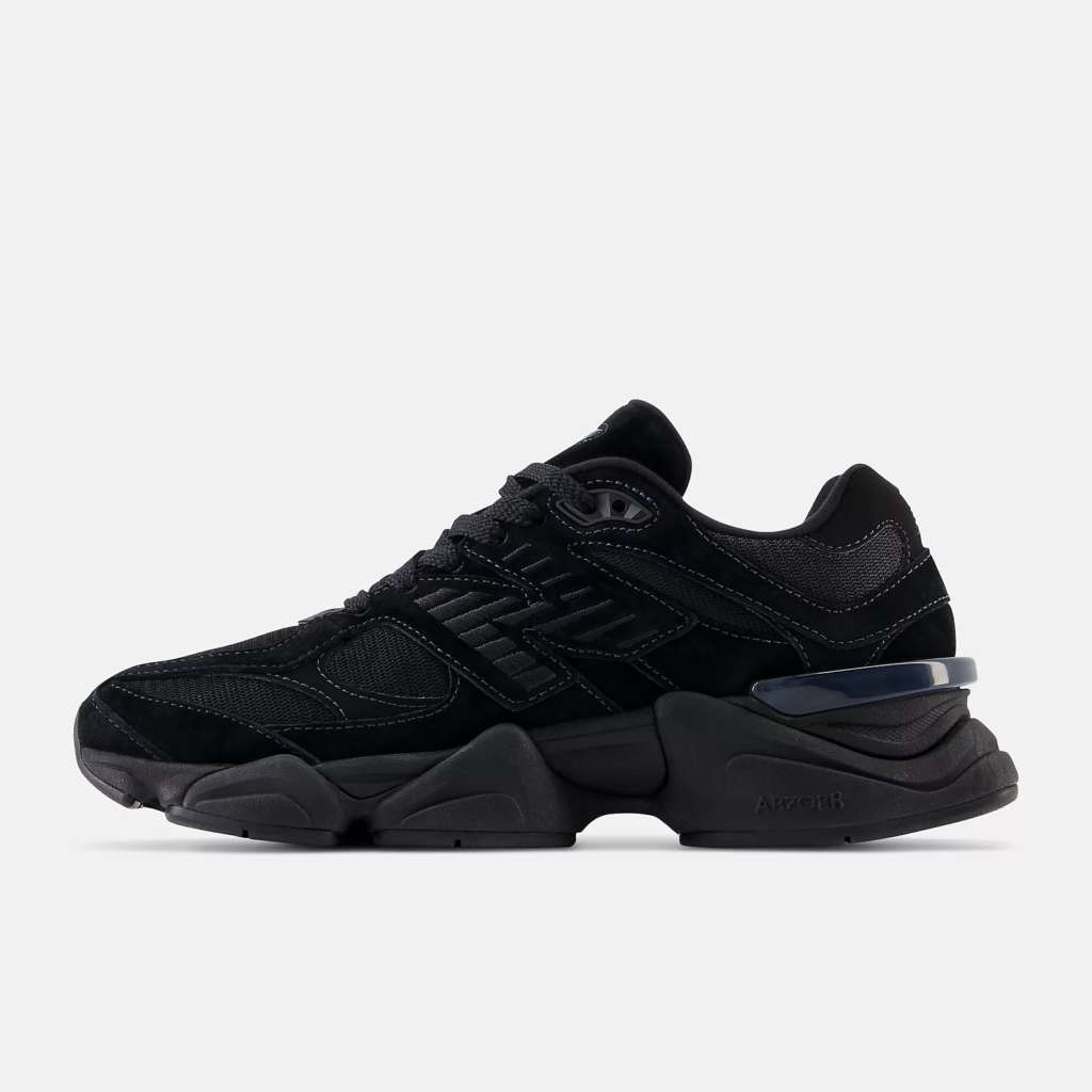 New Balance 9060 ‘Triple Black’2