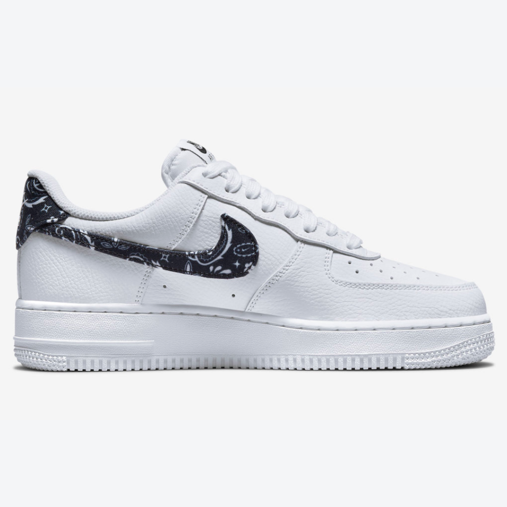 Nike Air Force 1 Low ‘Black Paisley’ (W)1