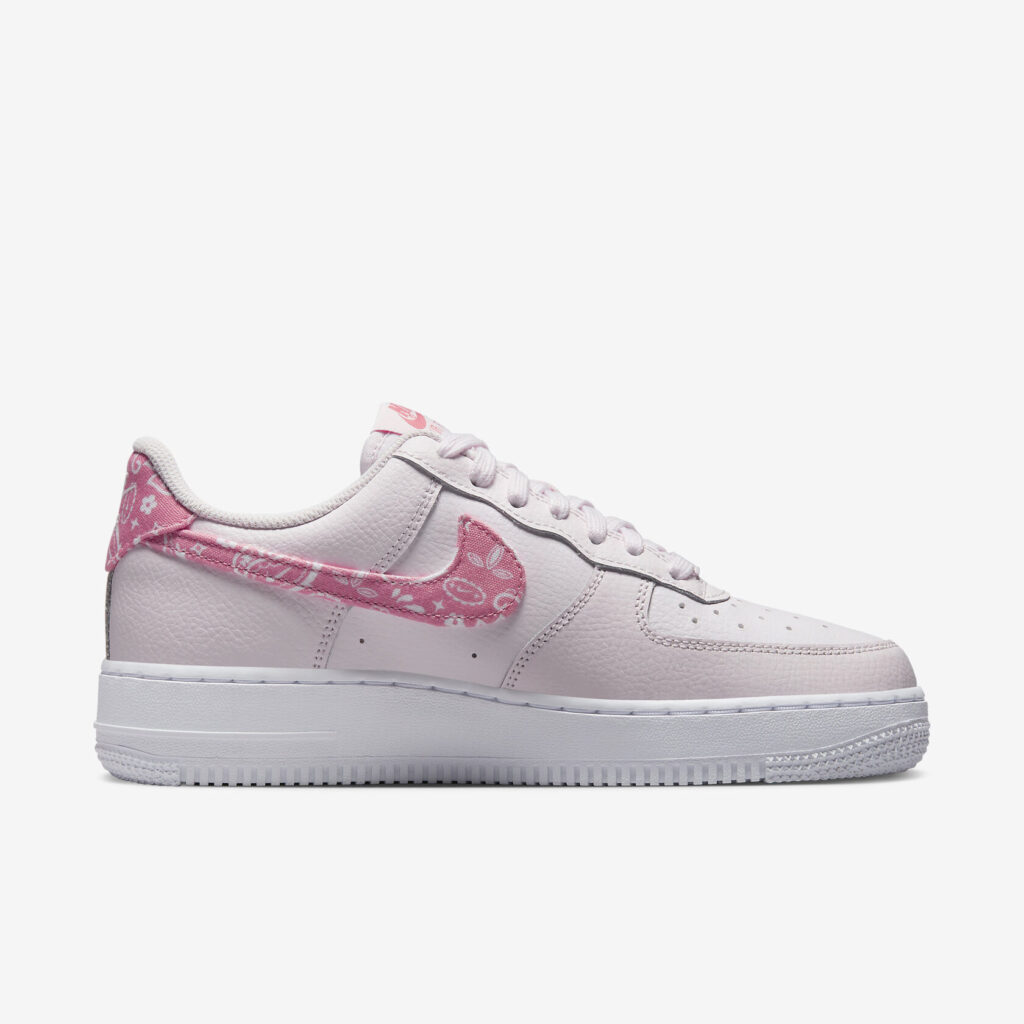 Nike Air Force 1 Low Ess “Pink Paisley”2