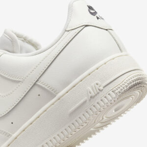 Nike Air Force 1 Low Essential 'Sail Black'7