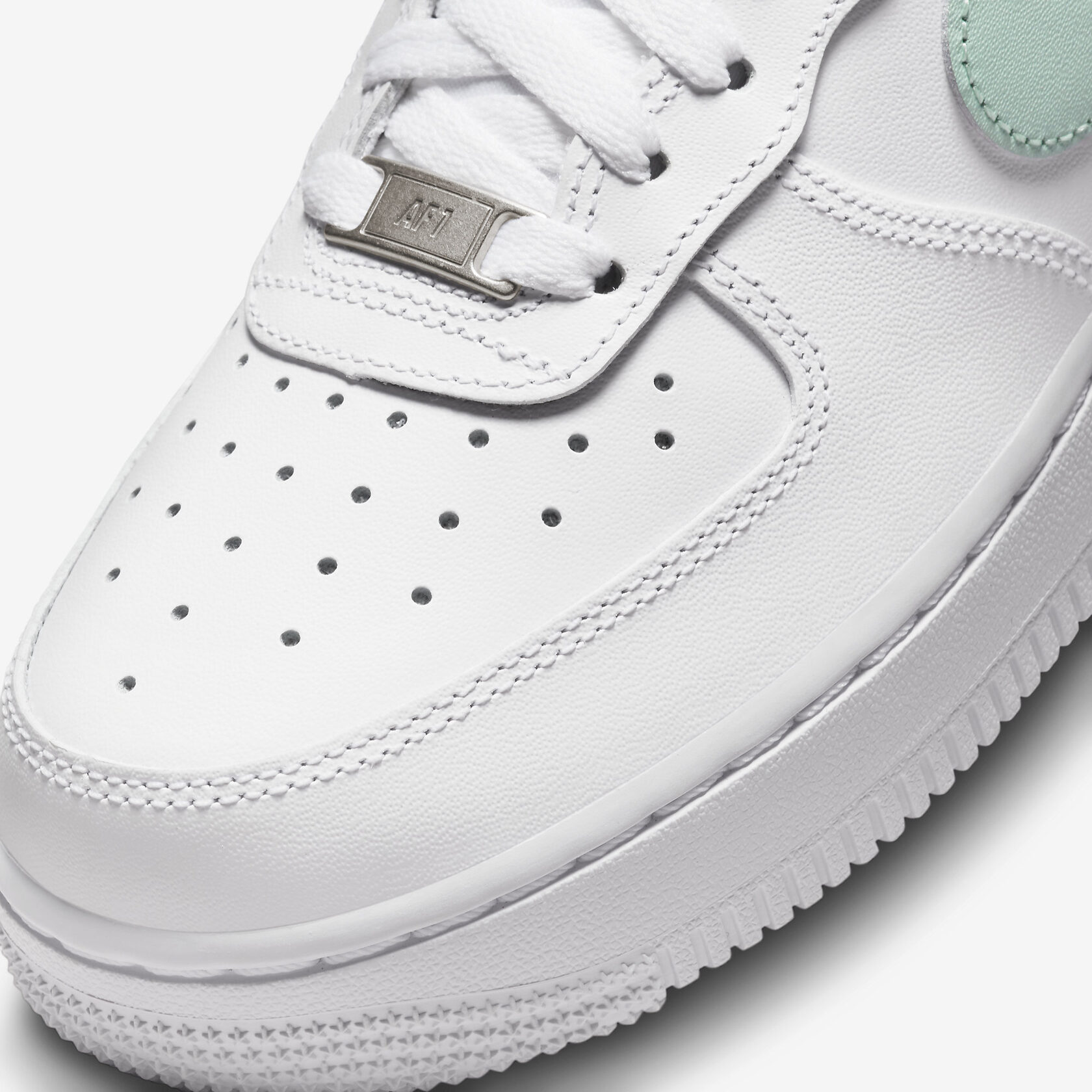 Nike Air Force 1 Low Flyease 'Clear Jade'6