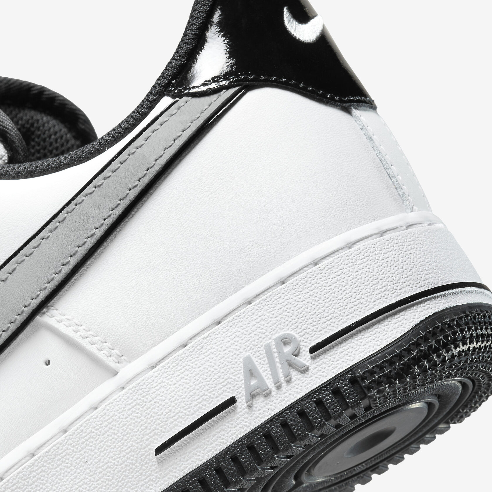 Nike Air Force 1 Low 'Motocross Black White'7