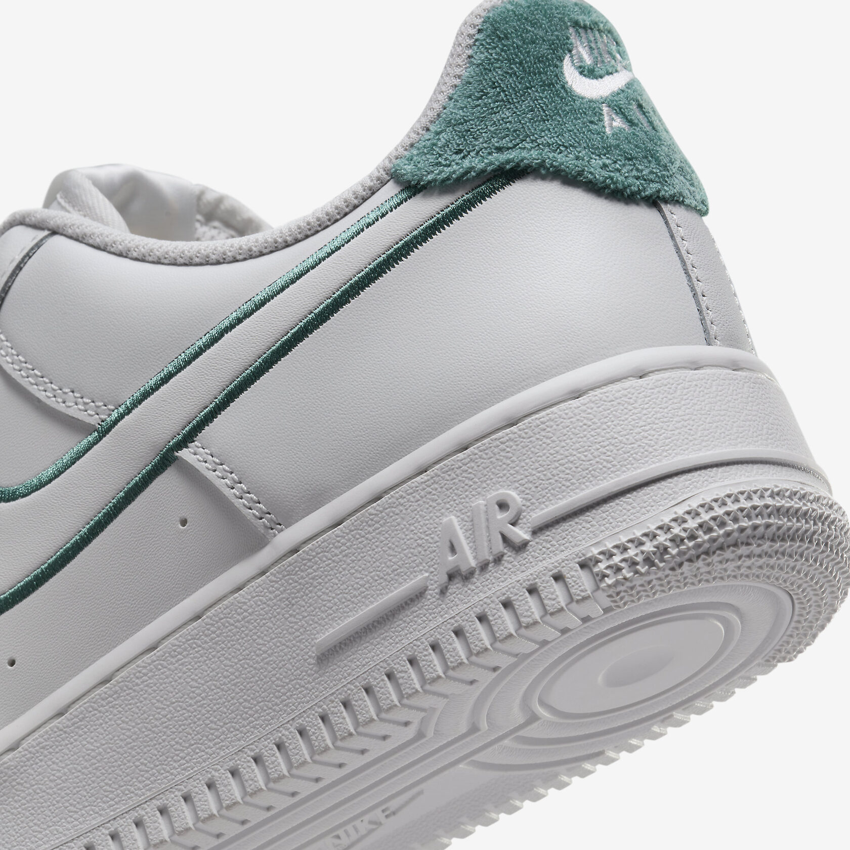 Nike Air Force 1 Low “Resort & Sport”7