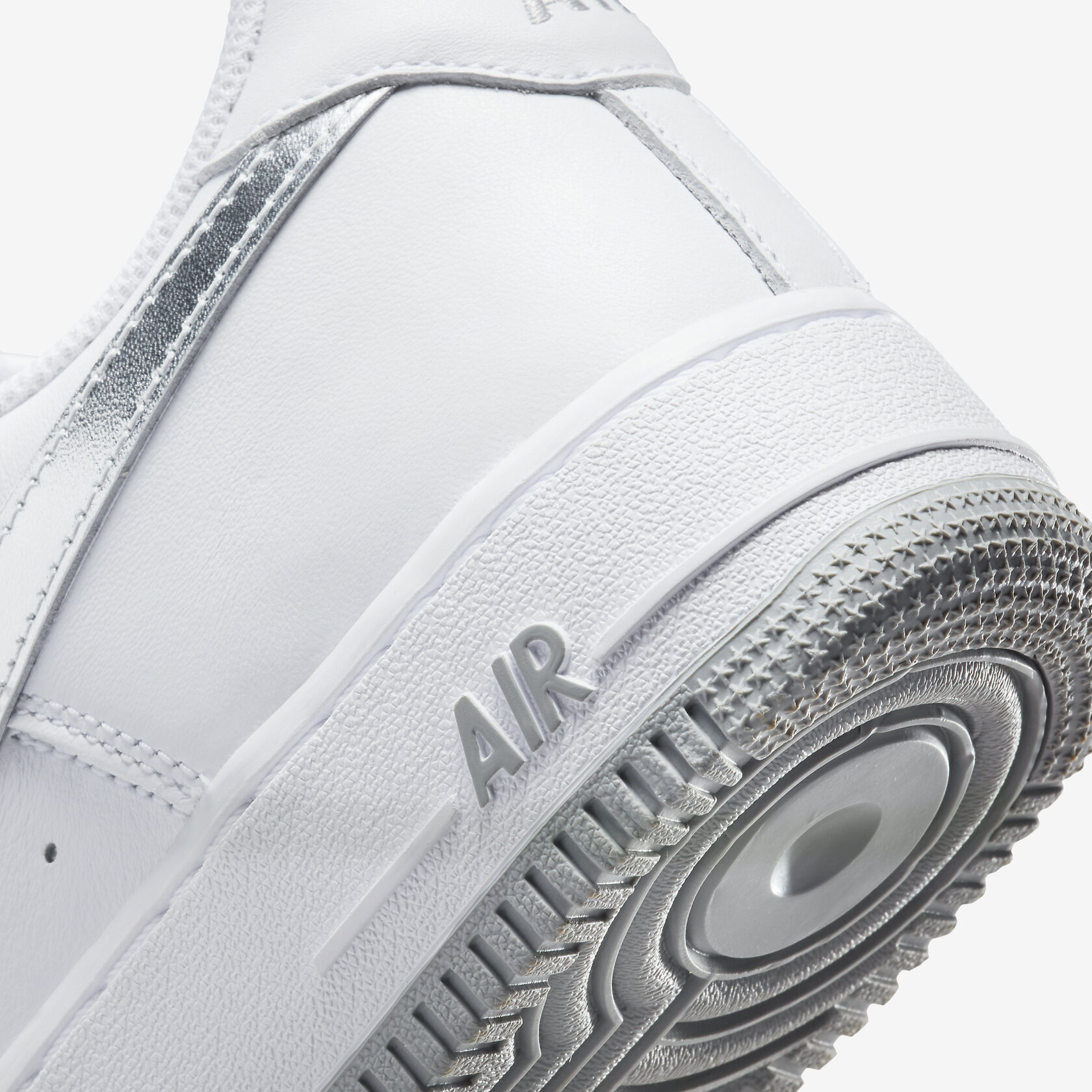Nike Air Force 1 Low Retro 'Metallic Silver'6