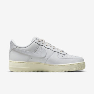 Nike Air Force 1 Low Summit White (W)2