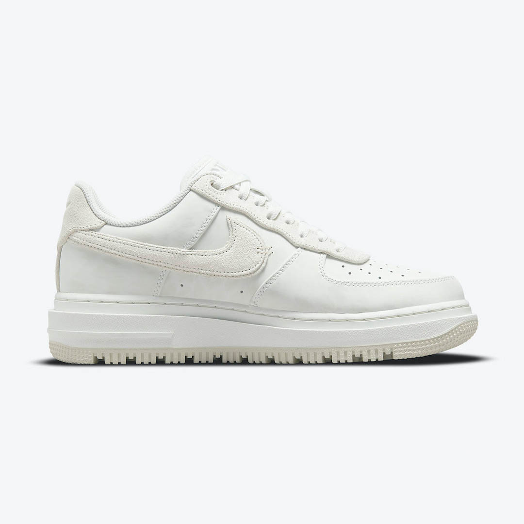 Nike Air Force 1 Luxe “Summit White”2
