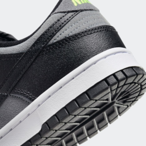 Nike Dunk Low 'Black Grey Green Strike'7