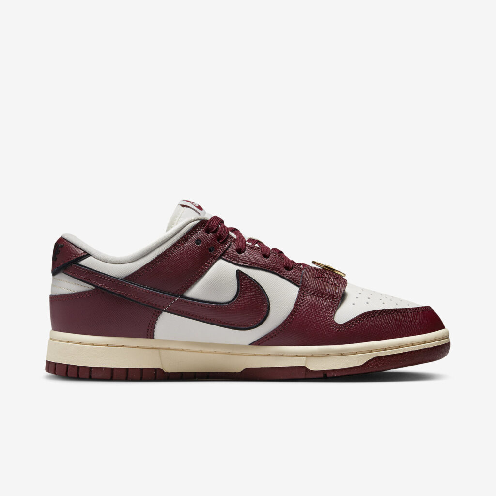 Nike Dunk Low “Just Do It” Team Red (W)2