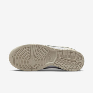 Nike Dunk Low “Just Do It” (W)1