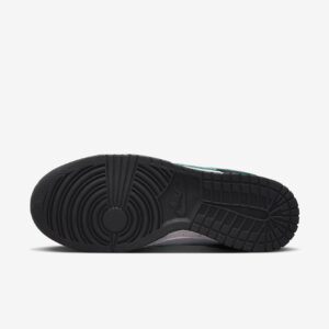 Nike Dunk Low 'Multiple Swooshes' (W)1