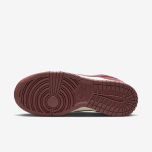 Nike Dunk Low “Team Red” W1