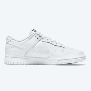 Nike Dunk Low ‘Triple White’ (W)1