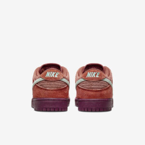 Nike SB Dunk Low 'Mystic Red'4
