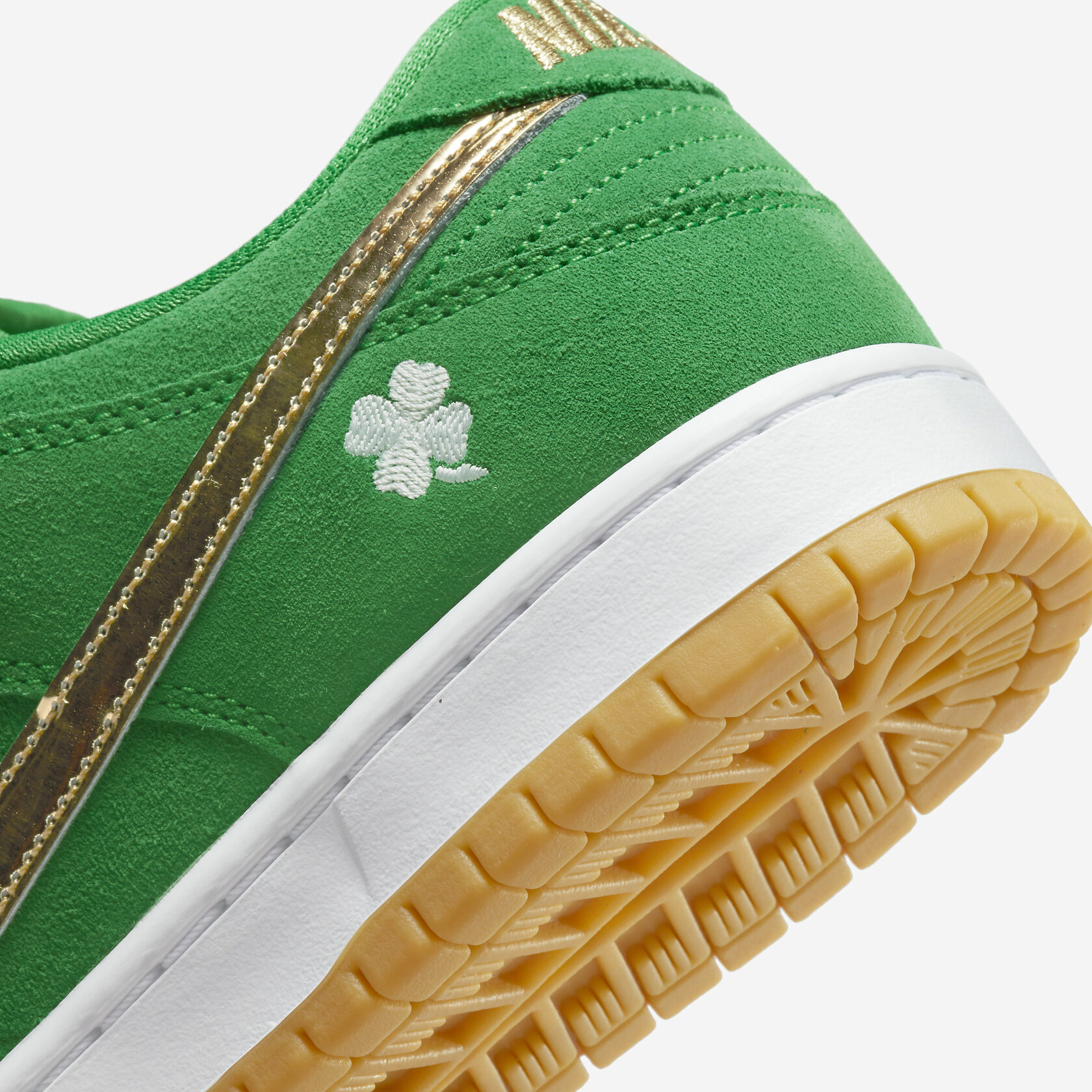 Nike SB Dunk Low “St. Patrick's Day”8