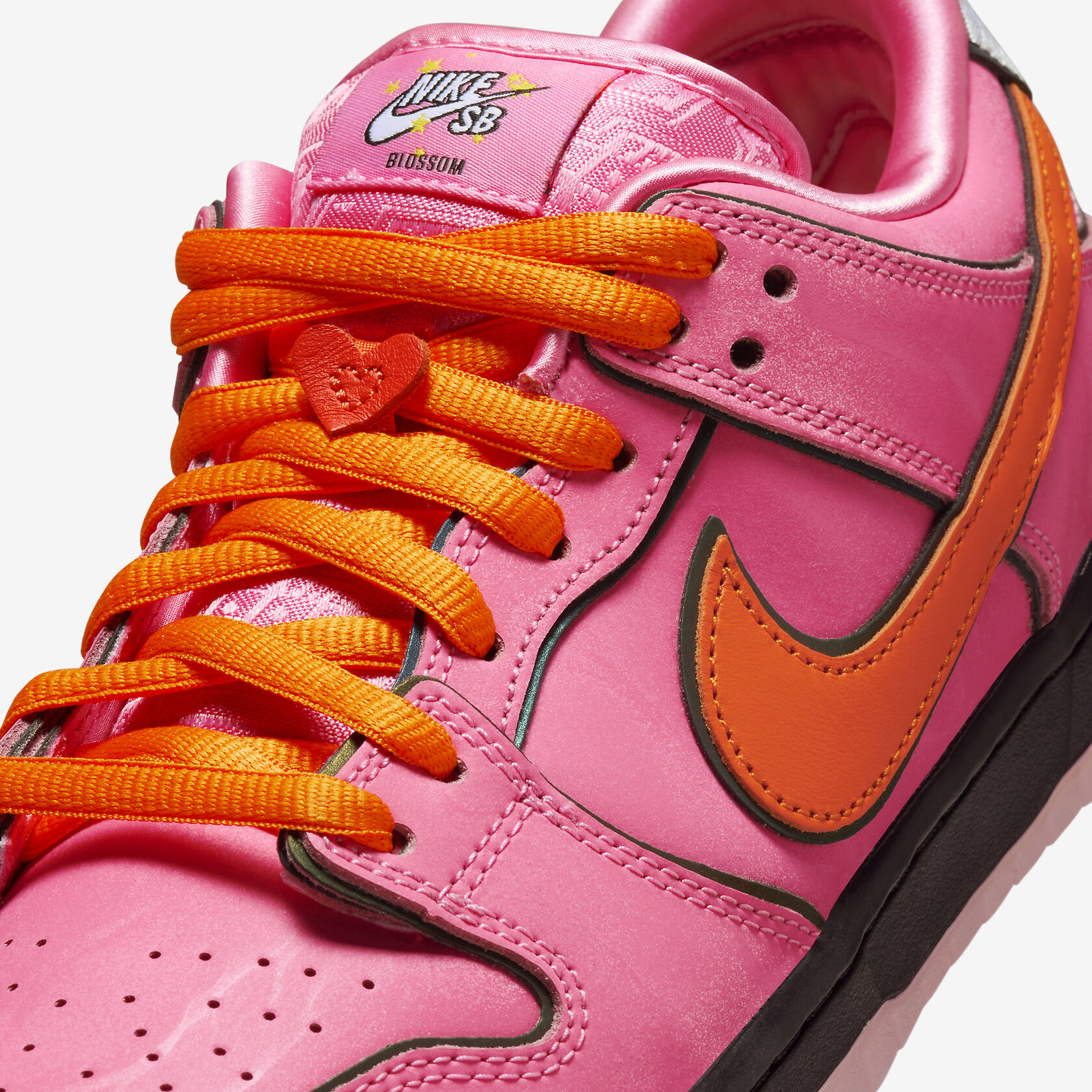 Powerpuff Girls X Nike SB Dunk Low “Blossom”6
